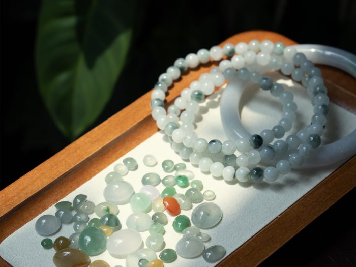 Nhận biết màu sắc của Phỉ Thuý