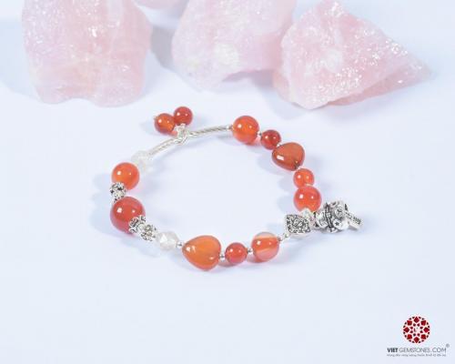 Vòng tay Mã não đỏ mix charm bạc 