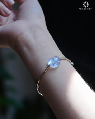 Vòng tay Hồ ly moonstone mix charm bạc 