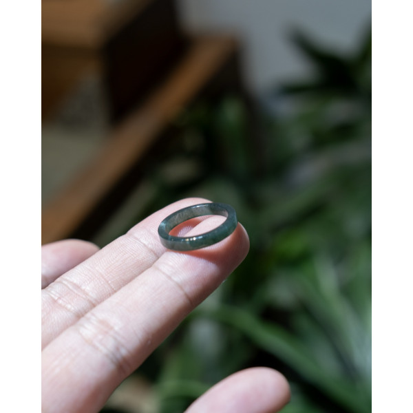 Nhẫn Nguyên Khối Jadeite Lam Ngọc Bản Vuông